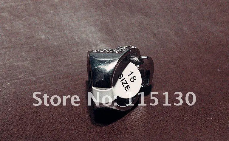 FishSheep Punk Hip-hop Austrian Crystal Skull Rings For Men Rock Rhinestone Biker Ring Fashion Male Skull Jewelry